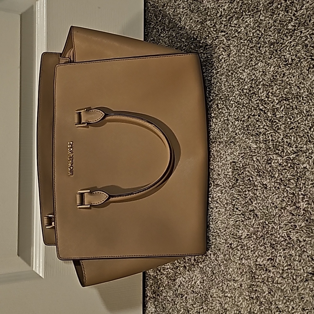 Michael Kors purse